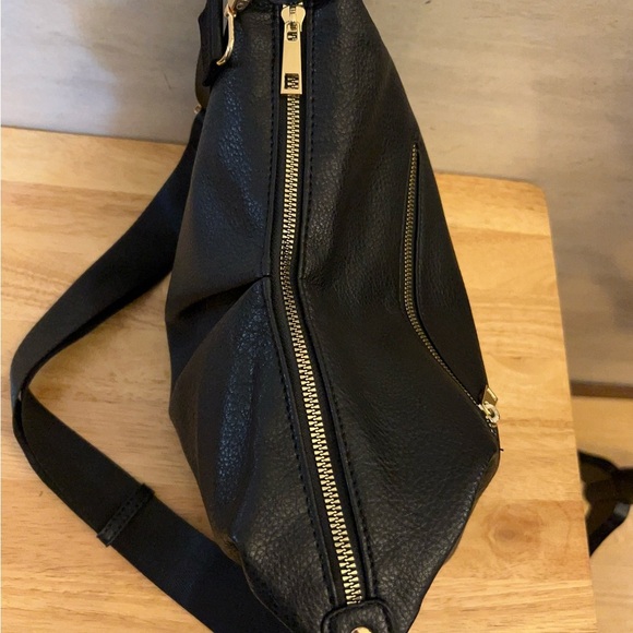 Marvolia Crossbody PU Leather Shoulder Bag - Picture 7 of 11